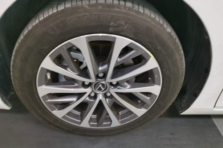 Used Lexus ES 2025 200 Premium Edition
