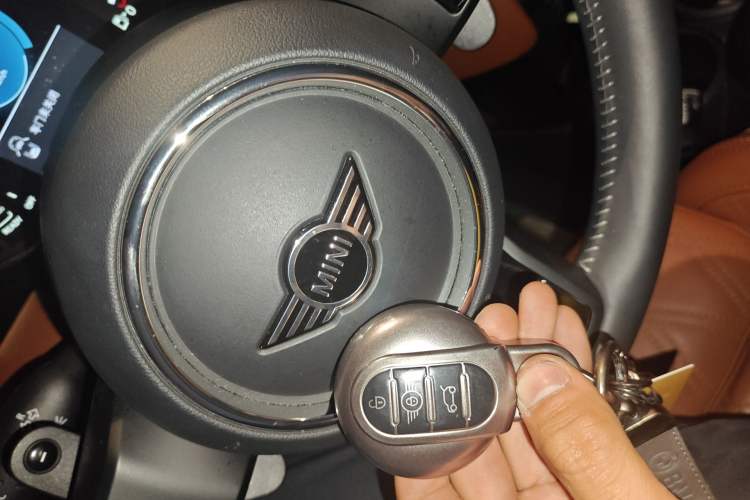 Used MINI 2023 2.0T COOPER S Artist
