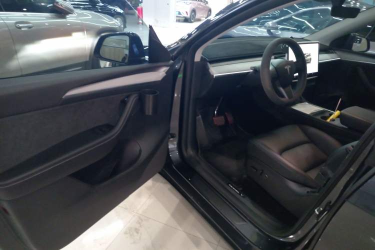 Used Tesla Model Y 2024 Rear-Wheel-Drive Version