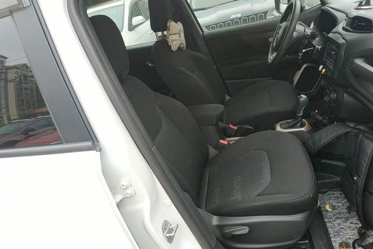 Used Jeep Renegade 2018 Connected Large Screen Version 180T Automatic High-Energy Edition