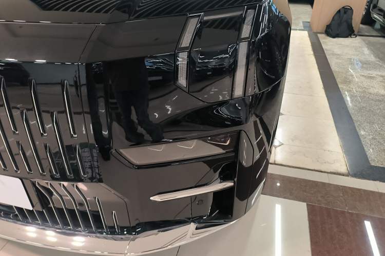 Used Zeekr 009 2024 7-Seater Aisle Version 108 kWh