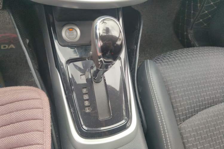 Used Nissan Tiida 2016 1.6L CVT Smart Drive Edition Gear Lever