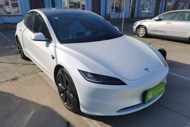 Used Tesla Model 3 2023 Long-Range All-Wheel-Drive Version