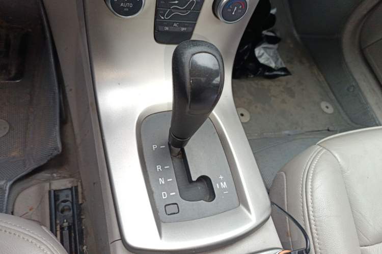 Used Volvo S40 2011 2.0L Automatic ZhiShang Edition
