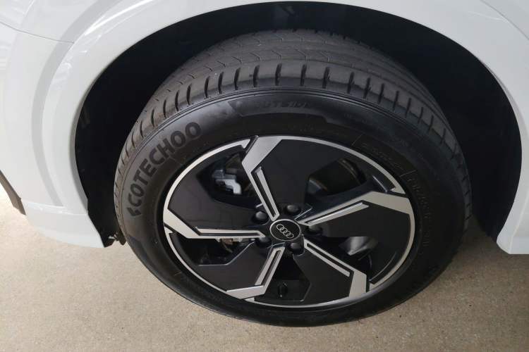 Used Audi Q2L e-tron 2022 Q2L e-tron Pure Electric Smart Enjoyment Model Exterior 4