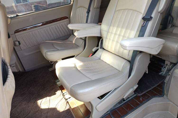 Used Mercedes-Benz Viano 2011 2.5L Prestige Edition
