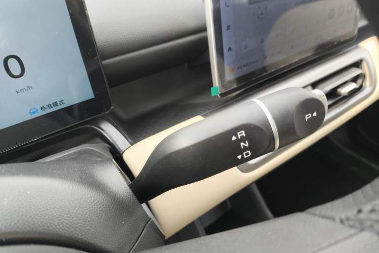 Used Wuling Bingo PLUS 2024 330 km Range Five-Seater Version
