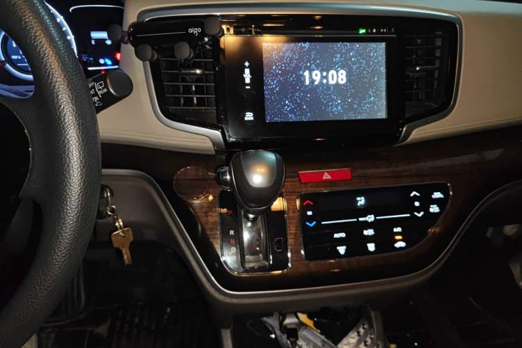 Used Honda Odyssey 2015 Revised Version 2.4L Comfort Edition