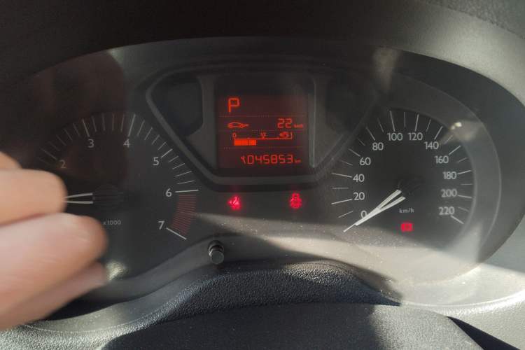 Used Citroen Elysee 2016 1.6L Automatic Fashion Model Odometer Close Up