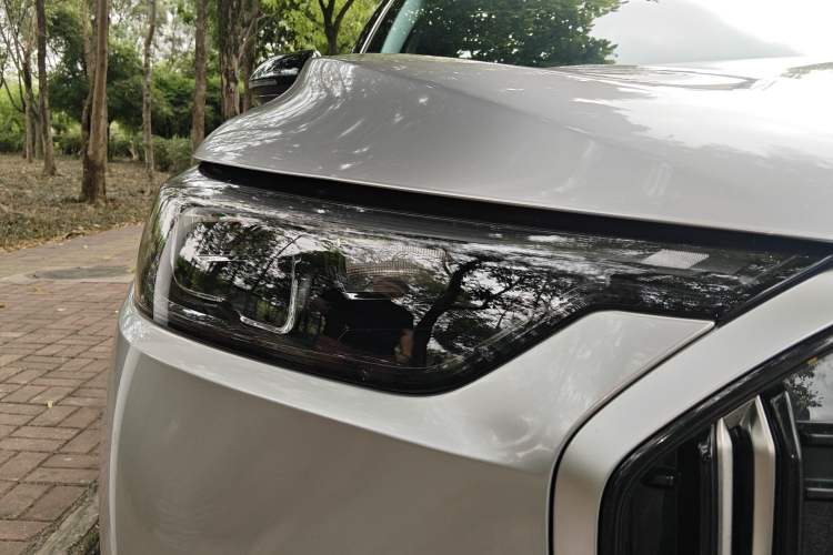 Used Chery Tiggo 9 2023 2.0T Dual-Clutch Two-Wheel Drive Luxury Edition 7 Seats Right Front Headlight