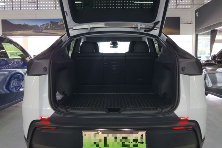 Used Tesla Model Y 2025 Rear-Wheel-Drive Version