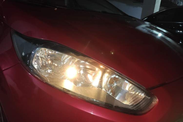 Used Ford Fiesta 2013 Hatchback 1.5L Automatic Fashion Edition
