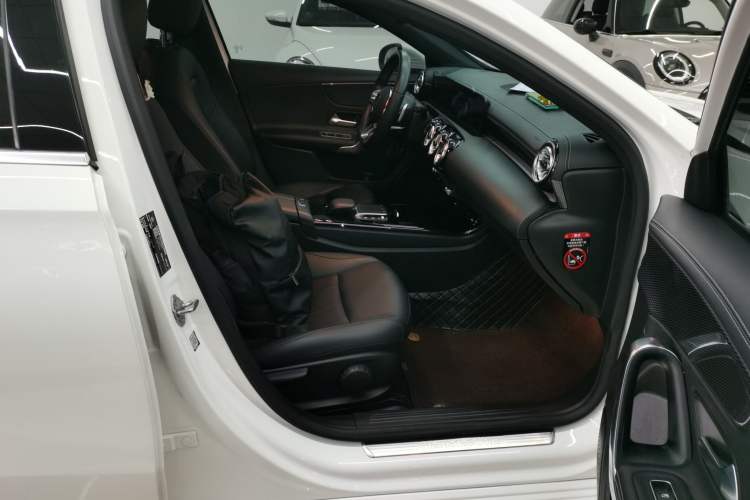 Used Mercedes-Benz A-Class 2022 Second Facelift A 200 L Sport Sedan Fashion Version