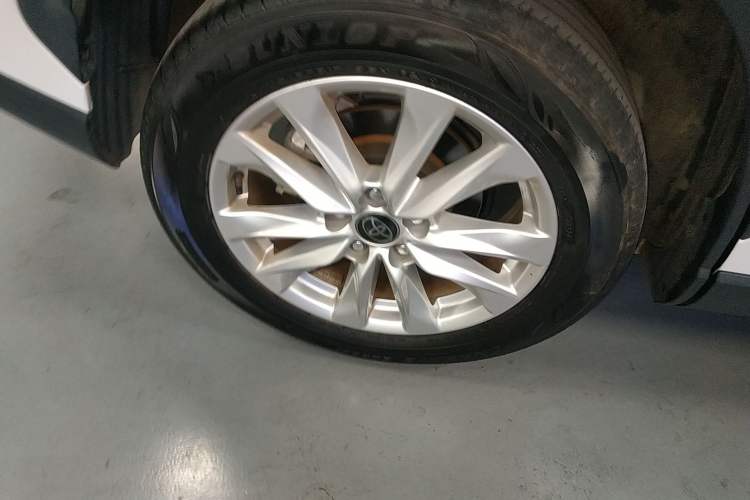 Used Toyota Corolla Cross 2024 2.0L Smart Electric Hybrid Dual-Engine Pioneer Edition