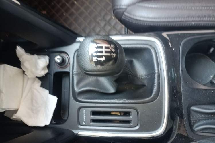 Used GAC Trumpchi GS4 2018 235T Manual Two-Wheel Drive Elite Edition Gear Lever