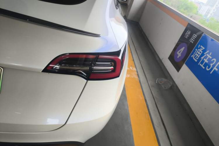 Used Tesla Model Y 2022 Rear-Wheel-Drive Version
