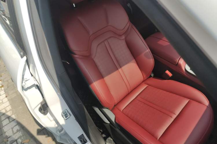 Used JETOUR X70 PRO 2023 1.5T DCT Comfort Edition 5 Seats
