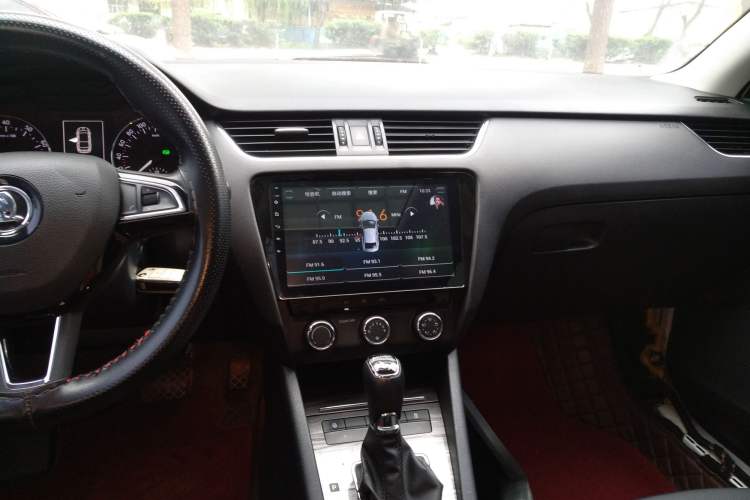 Used Skoda Octavia 2017 1.6L Automatic Smart Drive Edition Audio And AC Panel