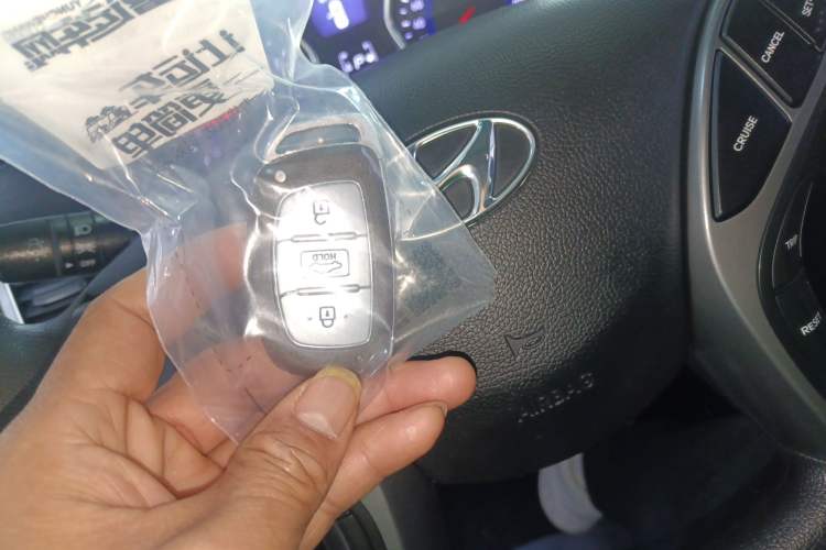 Used Hyundai Elantra (5th Generation / Langdong) 2016 1.6L Automatic Prestige Model
