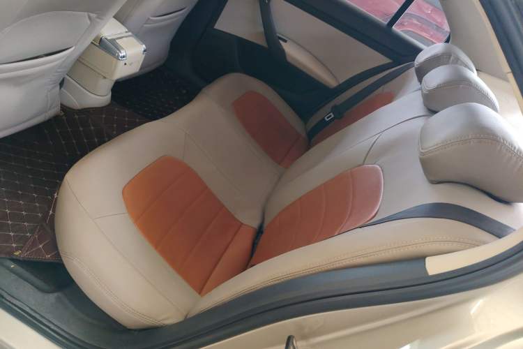 Used Skoda Rapid 2015 1.6L Automatic Smart Selection Model
