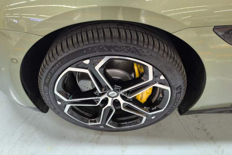 Used Xiaomi Auto SU7 2024 Rear-Drive Ultra-Long Range Advanced Pro-Level Intelligent Driving Version