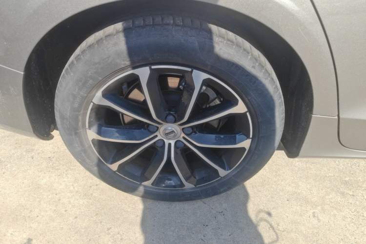 Used Volvo S60 2020 T4 Zhiyi Luxury Edition Right Rear Wheel Hub