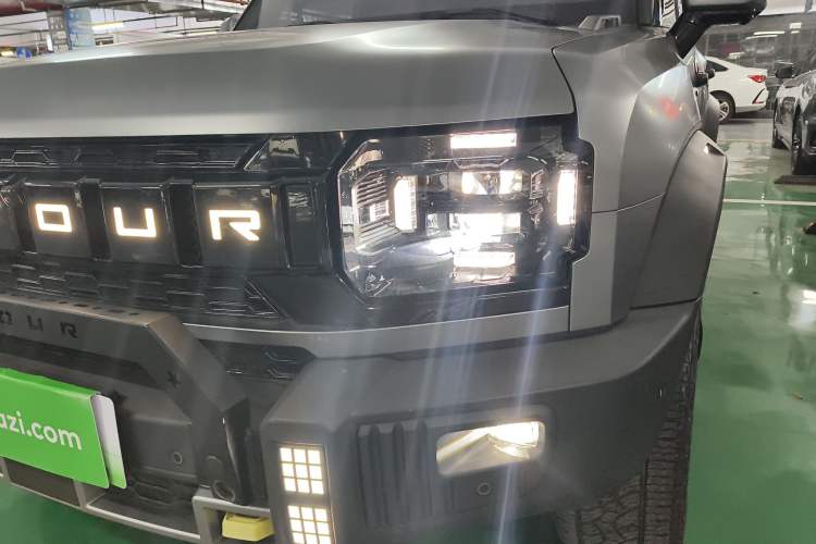 Used JETOUR Traveler 2023 2.0T All-Wheel Drive CrossPRO+ Left Front Headlight