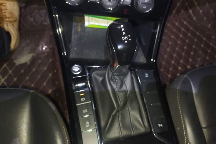 Used Volkswagen Passat 2019 330TSI Elite Edition China VI
