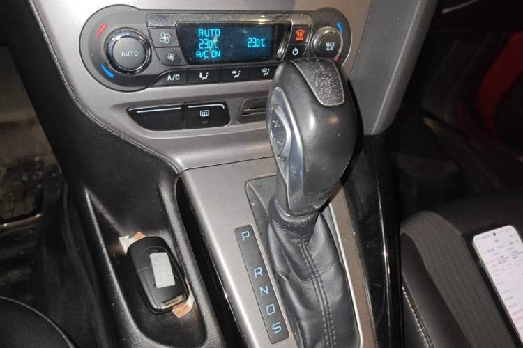Used Ford Focus 2012 Hatchback 1.6L Automatic Fashion Edition
