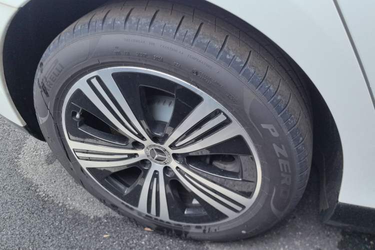 Used Mercedes-Benz EQE 2025 500 4MATIC Pioneer Edition Exterior 5