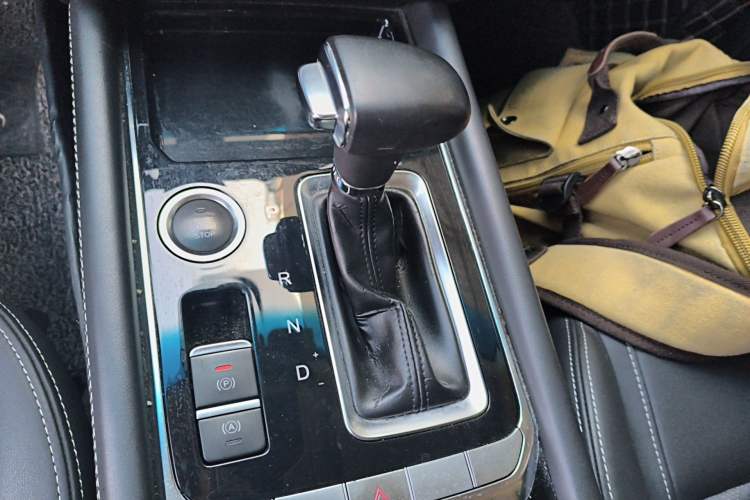 Used JETOUR X90 2019 1.6T DCT Luxury Travel Edition 6 Seats China VI Standard Gear Lever