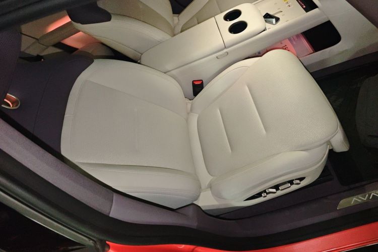 Used Avatr 06 2025 Pro Range-Extended Edition Right Front Seat