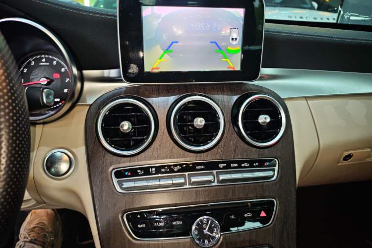 Used Mercedes-Benz C-Class 2015 C 200 L Sport Edition Audio And AC Panel