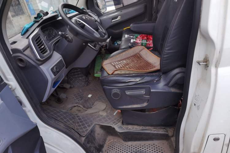 Used SAIC MAXUS Xintu V80 2021 2.0T Manual Classic Aoyuntong 127 PS Mid-axle Mid-roof 6/7/8/9-Seater
