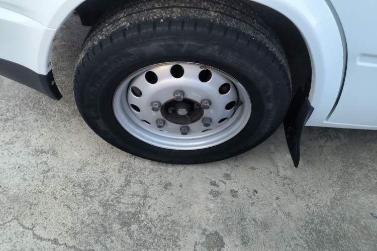 Used JMC Transit 2021 2.8T Space King Standard Version Short Wheelbase Mid-Height Roof 6-Seater Diesel Euro VI JX493
