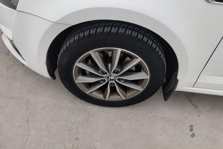 Used Skoda Octavia 2017 1.6L Automatic Chuanxing Edition Left Front Wheel Hub