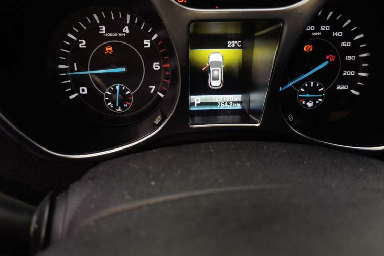 Used JMC Yusheng S330 2016 1.5L GTDi Automatic Two-Wheel Drive Fashion Edition
