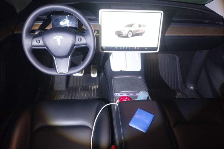 Used Tesla Model Y 2022 Revised Version Rear-Wheel Drive Center Console