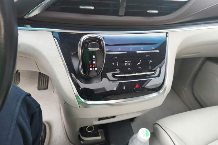 Used Buick GL8 2022 Land Business Class 652T Luxury Model
