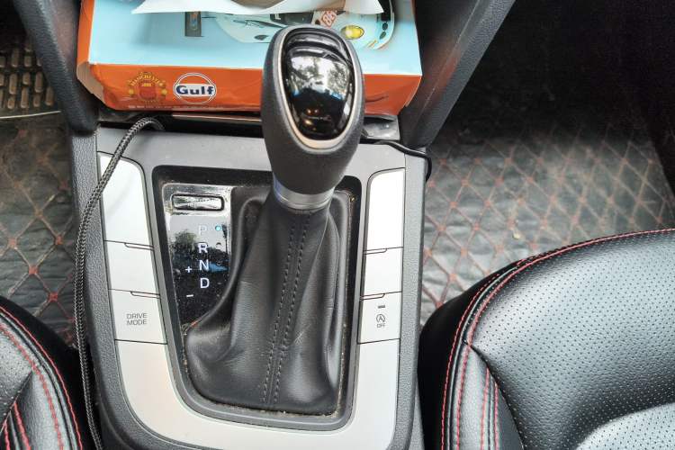 Used Hyundai Elantra (6th Generation / Lingdong) 2018 1.6L Automatic 15th Anniversary Special Edition Gear Lever