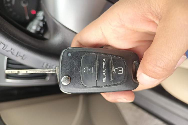 Used Hyundai Celesta 2015 1.6L Manual Comfort Model Vehicle Key