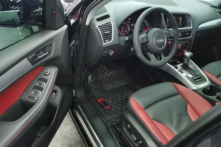 Used Audi Q5 2018 Collector's Edition 40 TFSI Technology Model