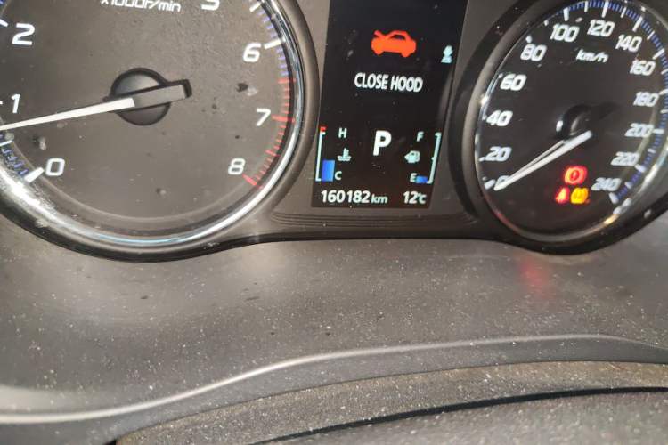 Used Mitsubishi Outlander 2019 2.4L 4x4 Zhi Xiang Edition 7 Seats China V Emission Standard