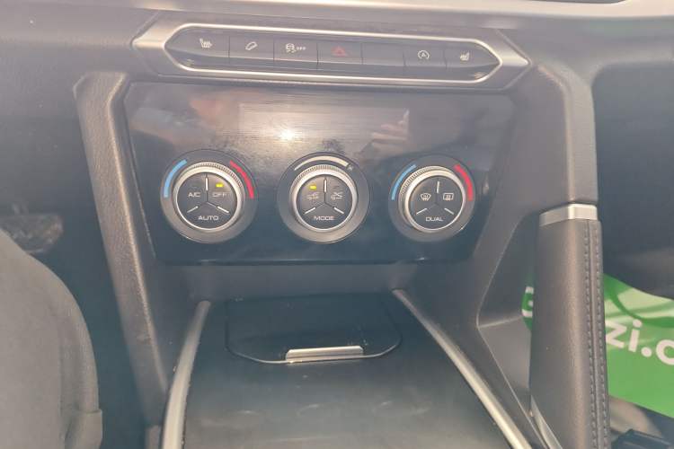 Used Haval H6 2018 Red-Label Sport Edition 1.5T Automatic Two-Wheel Drive Elite Model Audio And AC Panel