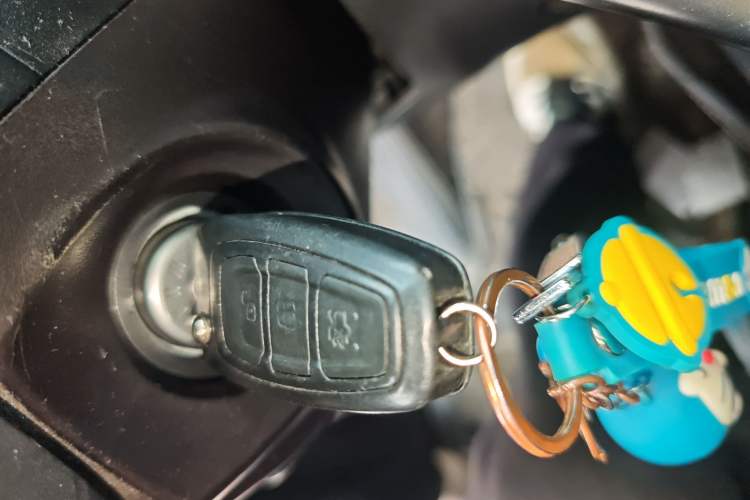 Used Ford Kuga 2017 EcoBoost 180 Two-Wheel-Drive Platinum Edition Vehicle Key