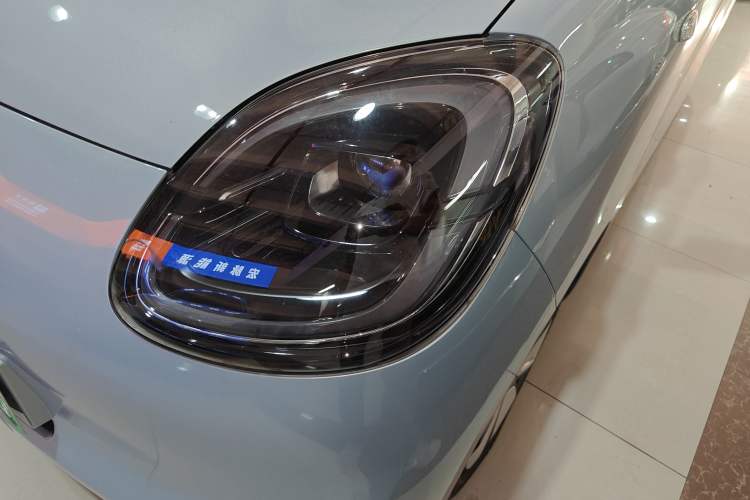 Used Wuling Hongguang MINIEV 2025 Four-Door Version Premium Edition Left Front Headlight