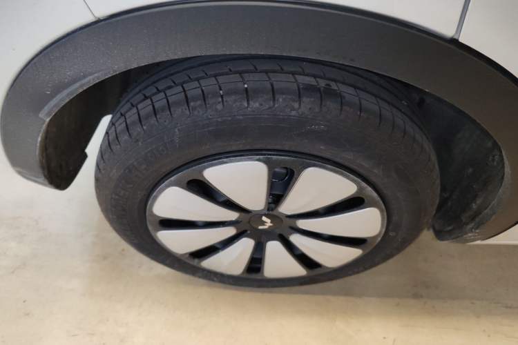 Used Wuling Bingo 2025 333 km Enjoyment Version Right Rear Wheel Hub