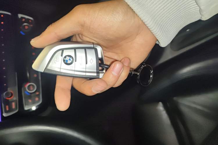 Used BMW 3 Series 2019 320i M Sport Package
