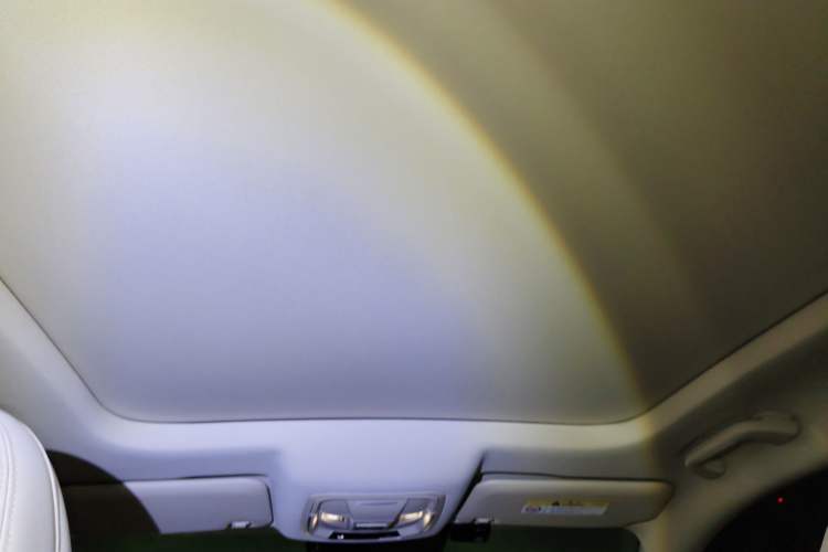 Used ORA Good Cat 2023 401 km Standard Range Prestige Version Lithium Iron Phosphate Headliner