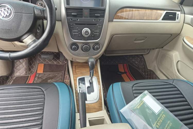 Used Buick Excelle 2015 1.5L Automatic Classic Model
